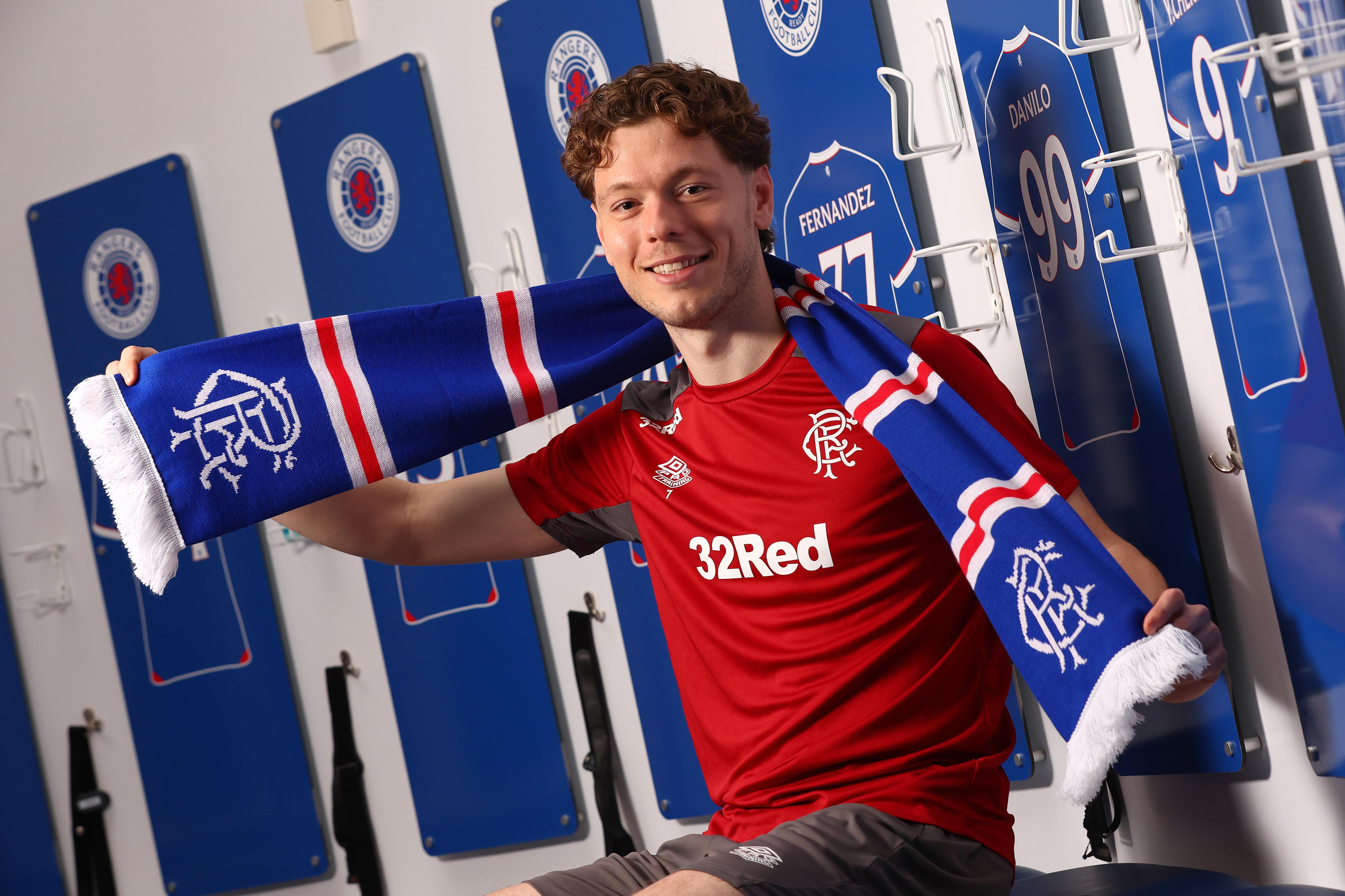 PG电子官方网站-官方：沃尔夫斯堡边锋奥尔森租借加盟流浪者，含选择买断条款