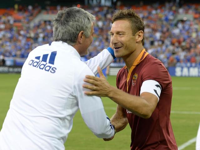 托蒂捍卫穆帅：名帅需好兵 红狼争冠要有冠军球员