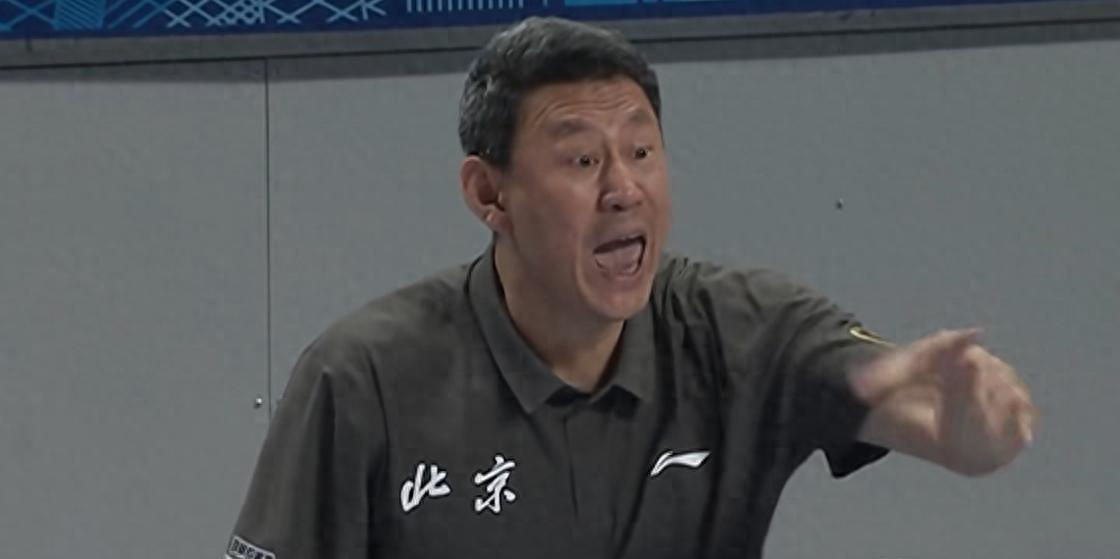 PG电子官方网站-周琦撑起北京内线防线，外援串联发力，广东锋线进攻全面哑火